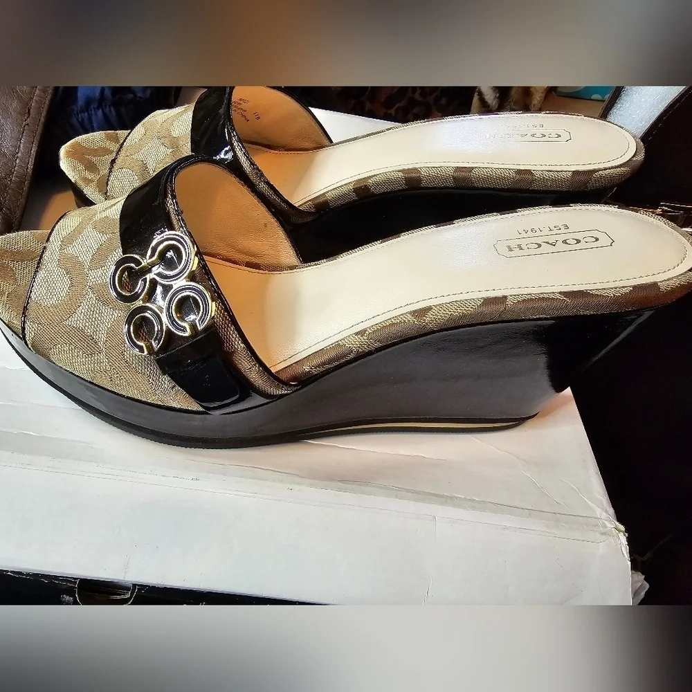 AUTHENTIC GENUINE COACH SIGNATURE C WEDGE SANDALS SHOES SIZE 11